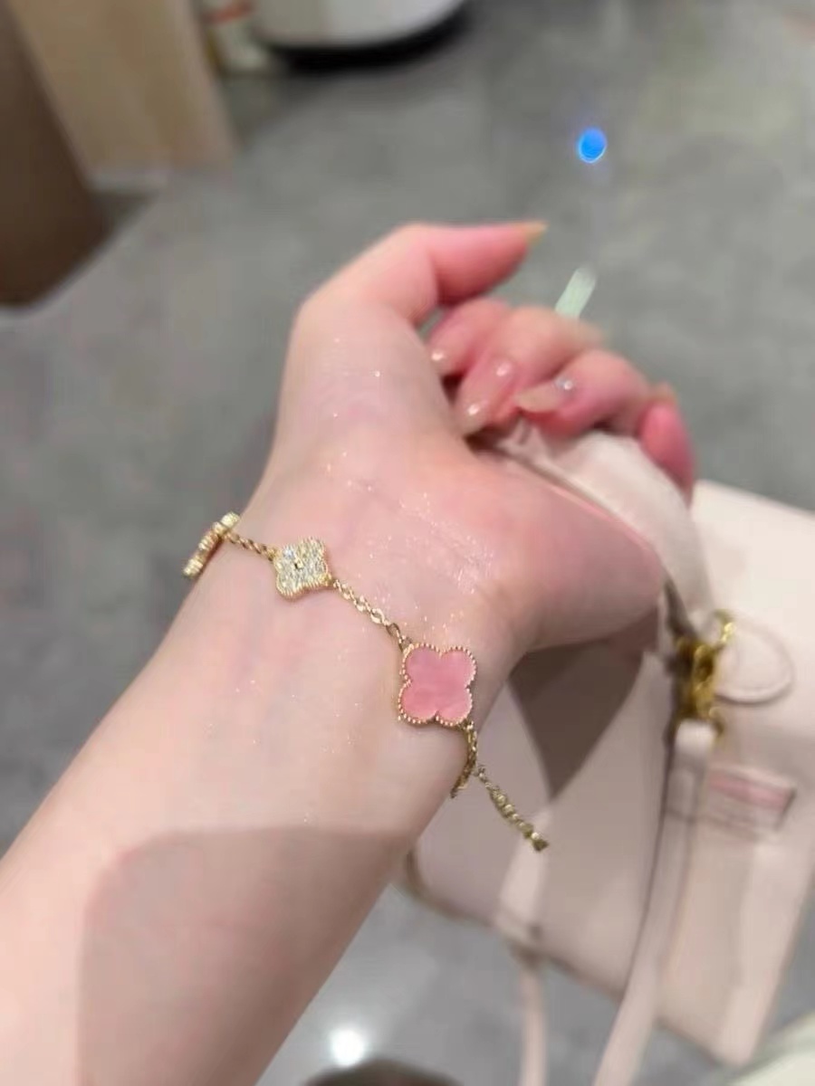 Van ceef & Arpels ピンク四つ葉のクローバー ダイヤモンド ブレスレット【50％割引+送料無料】