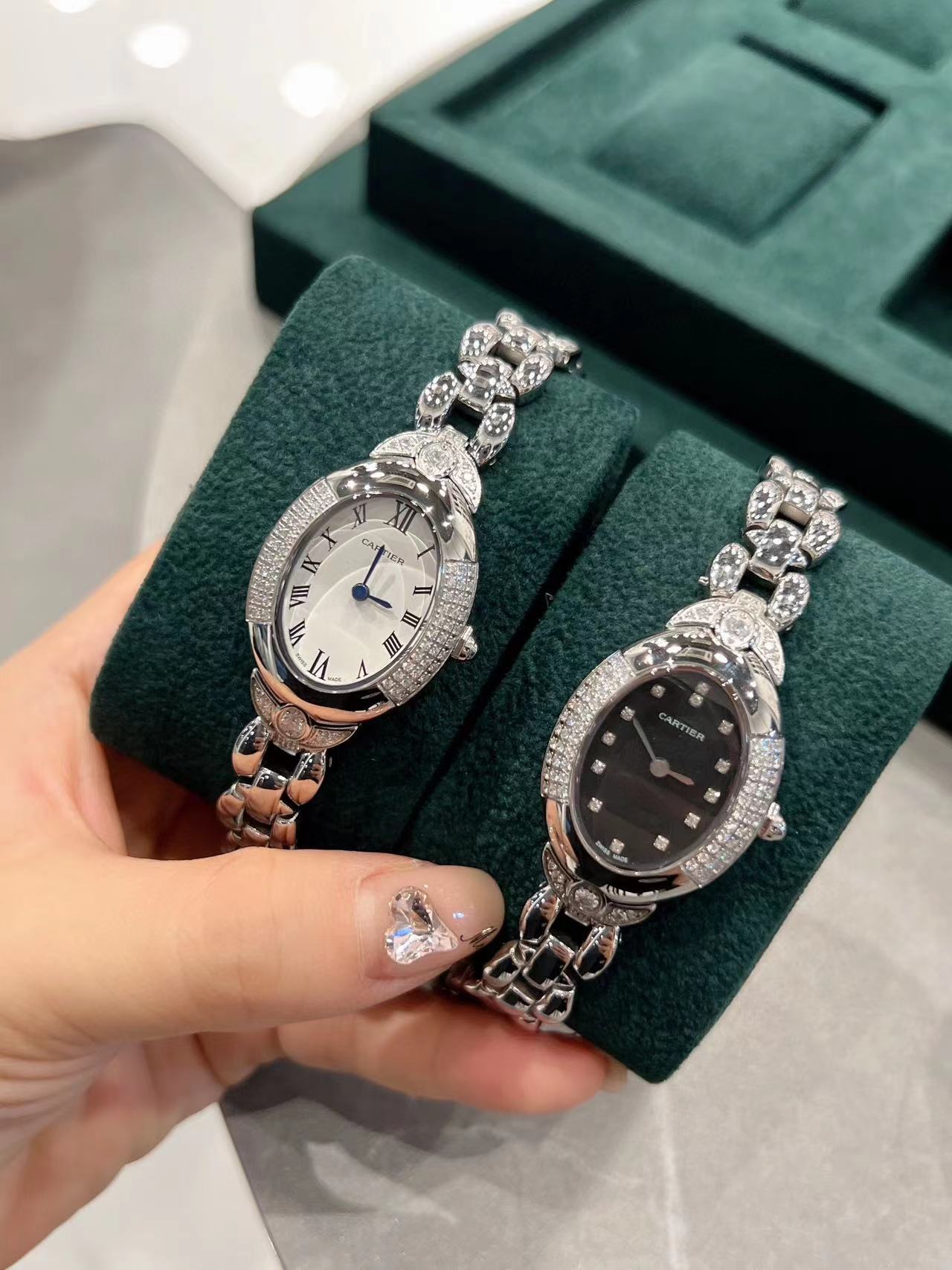 CART1ER ダイヤモンドセット中空スチールストラップ レディース ウォッチ【50％割引+送料無料】