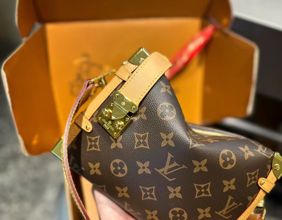 LV Side trunk 老眼用ショルダークロスボディバッグ【50％割引+送料無料】