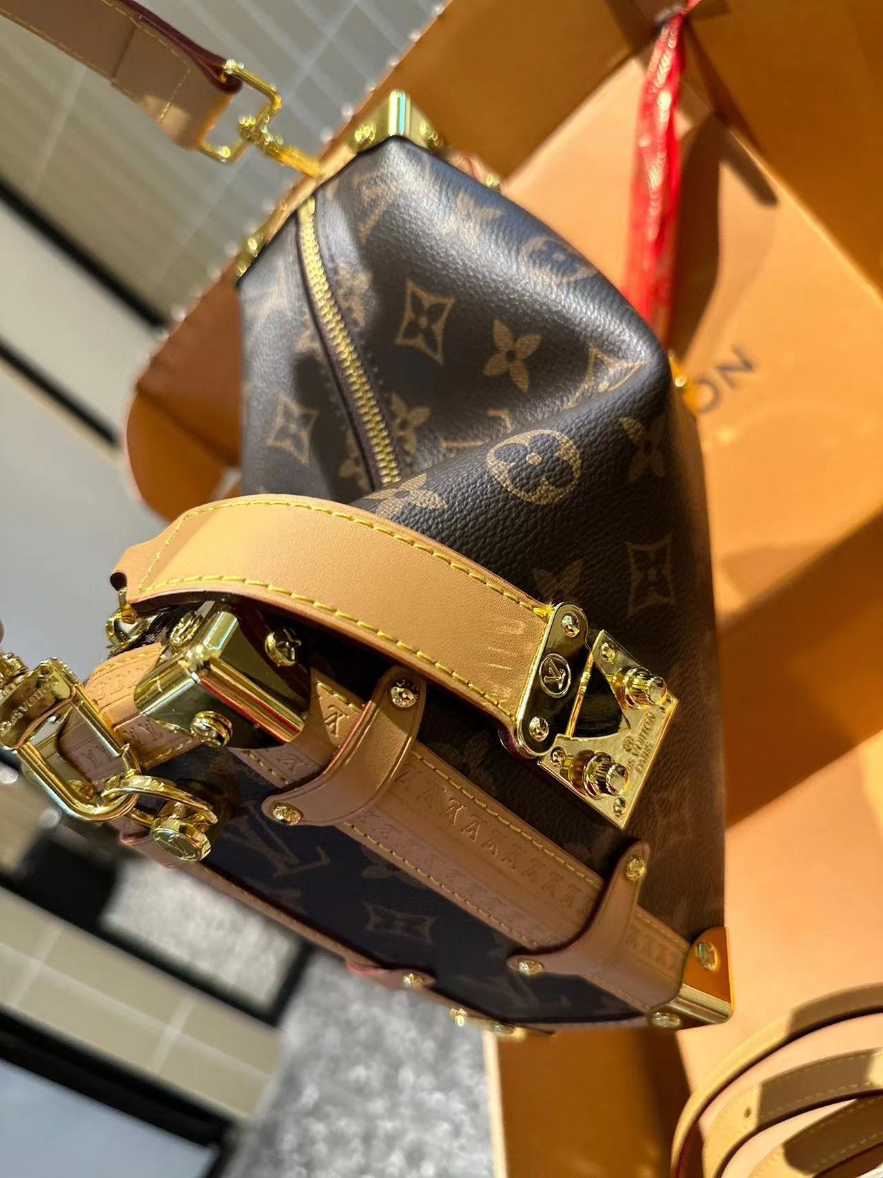 LV Side trunk 老眼用ショルダークロスボディバッグ【50％割引+送料無料】