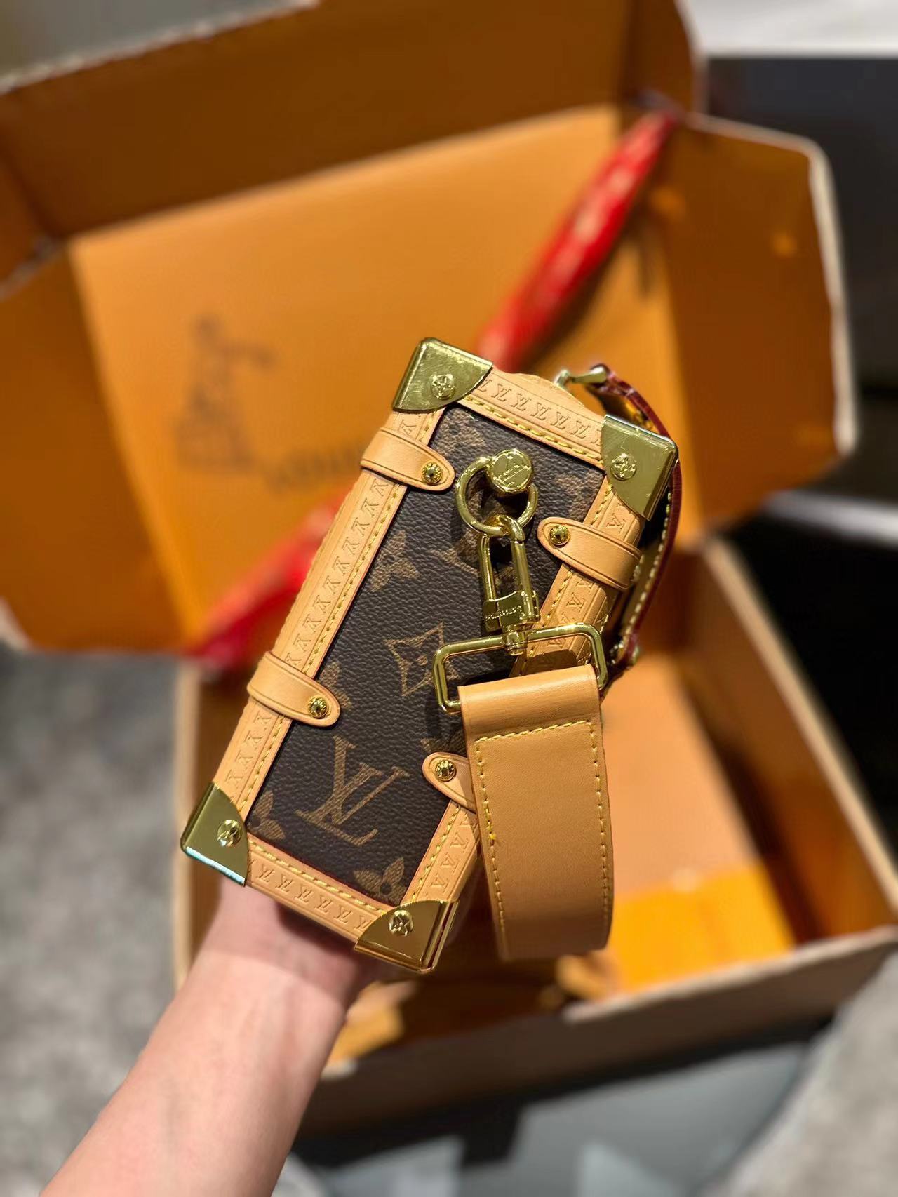 LV Side trunk 老眼用ショルダークロスボディバッグ【50％割引+送料無料】