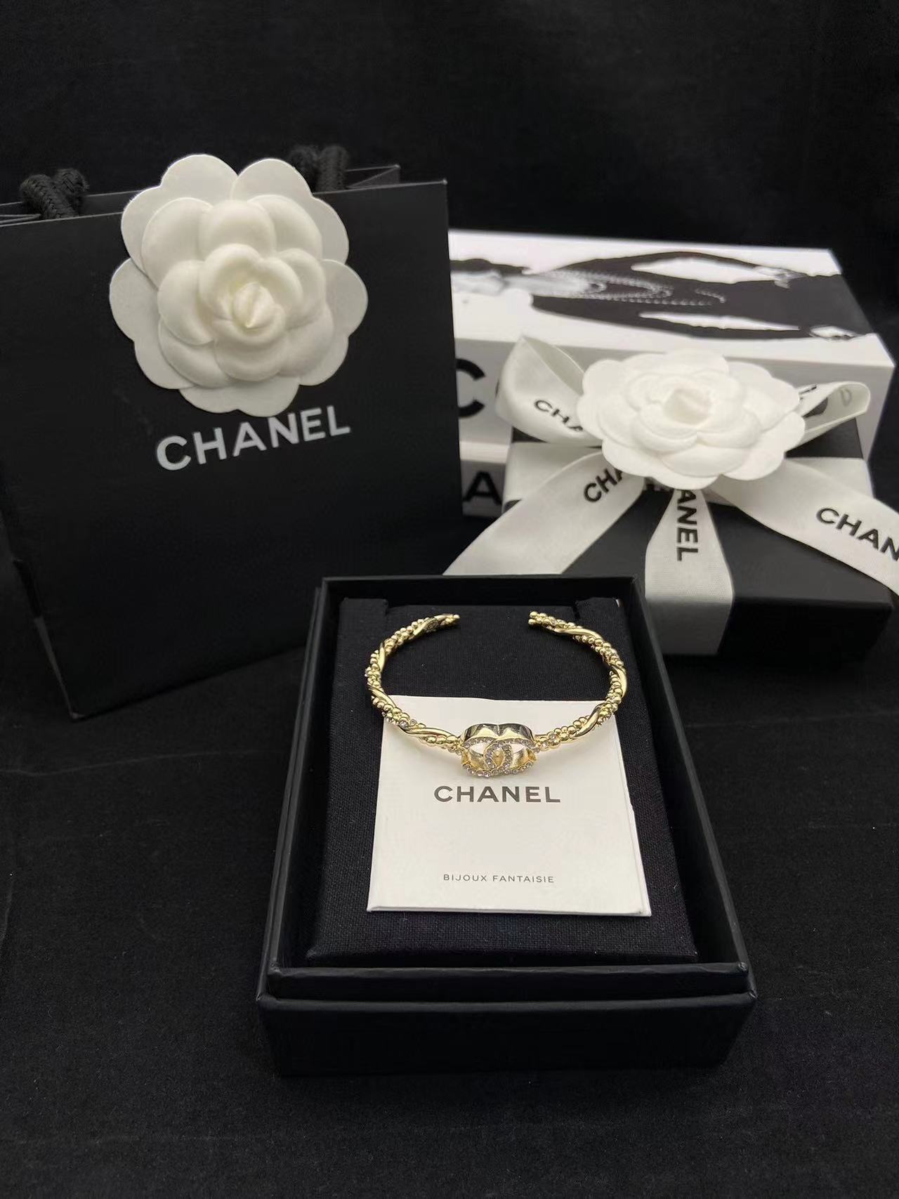 CHANE1 ダイヤモンド ダブルC ブレスレット【50％割引+送料無料】