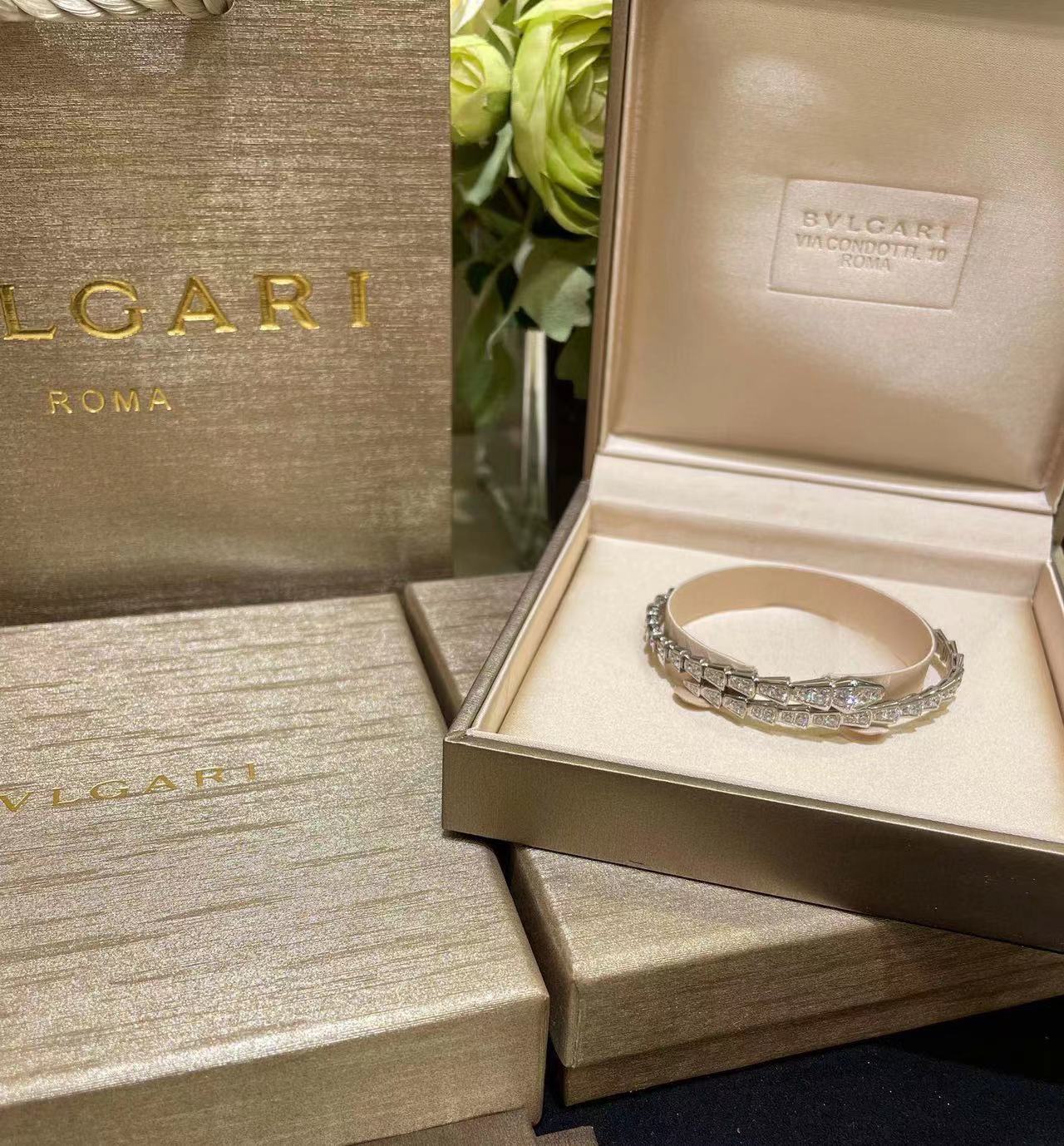 B1LGARI フルダイヤモンド スネークボーン ブレスレット【50％割引+送料無料】