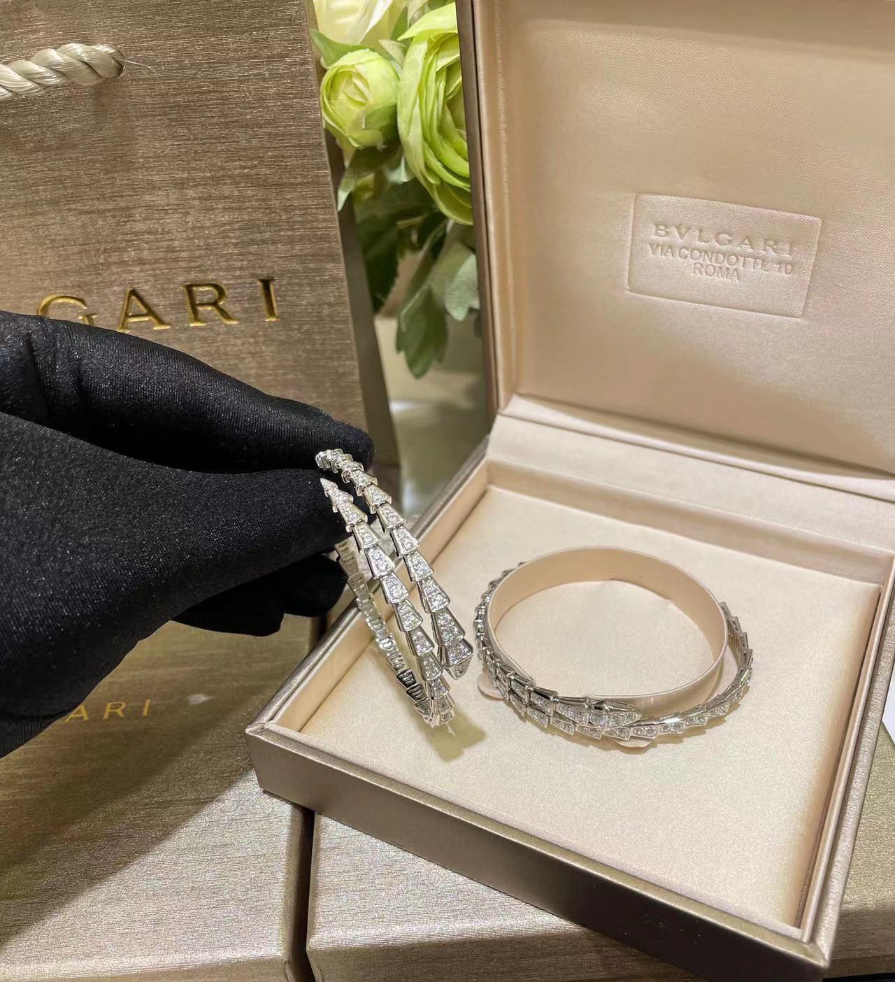 B1LGARI フルダイヤモンド スネークボーン ブレスレット【50％割引+送料無料】