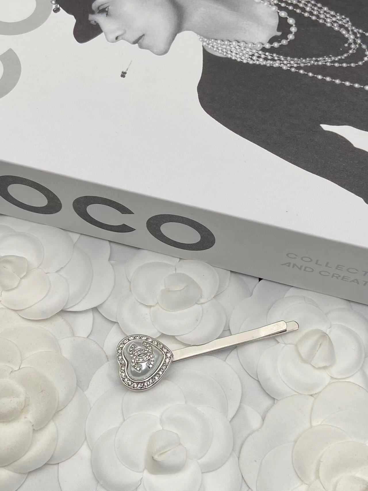 CHANE1 ハートがちりばめられたダイヤモンド ヘアクリップ【50％割引+送料無料】