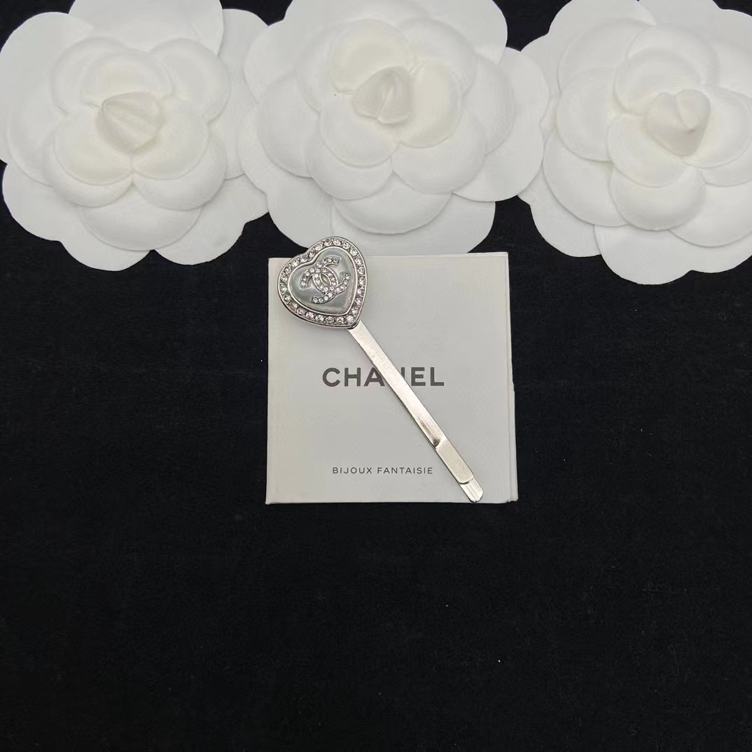 CHANE1 ハートがちりばめられたダイヤモンド ヘアクリップ【50％割引+送料無料】