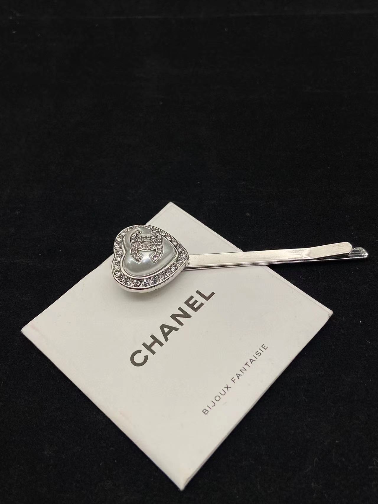 CHANE1 ハートがちりばめられたダイヤモンド ヘアクリップ【50％割引+送料無料】