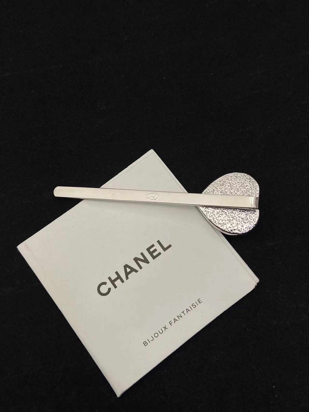 CHANE1 ハートがちりばめられたダイヤモンド ヘアクリップ【50％割引+送料無料】