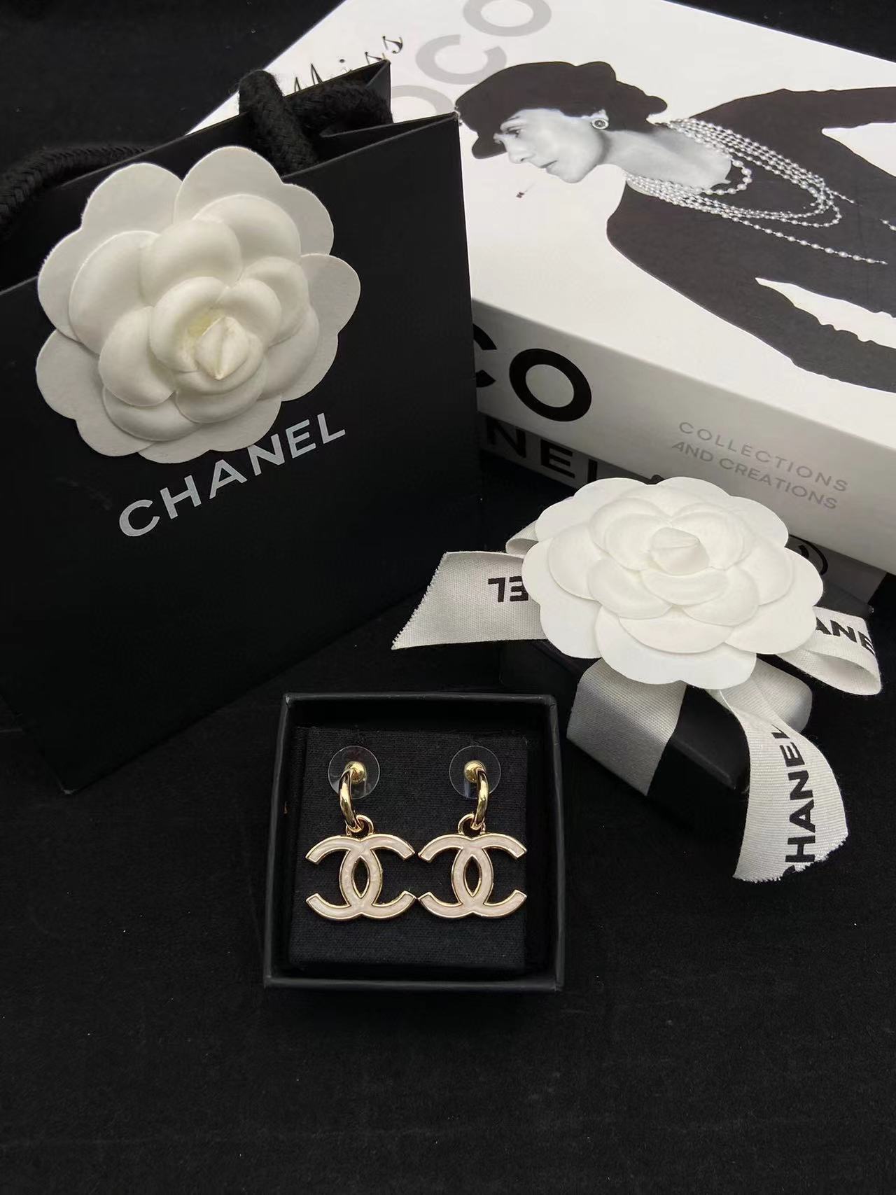 CHANE1 ダブルC イヤリング【 50％割引+送料無料】