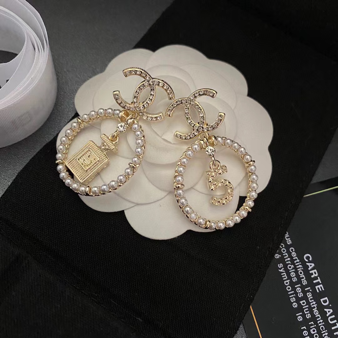 CHANE1 ダブルC パフュームボトル No.5 スタッドピアス【 50％割引+送料無料】