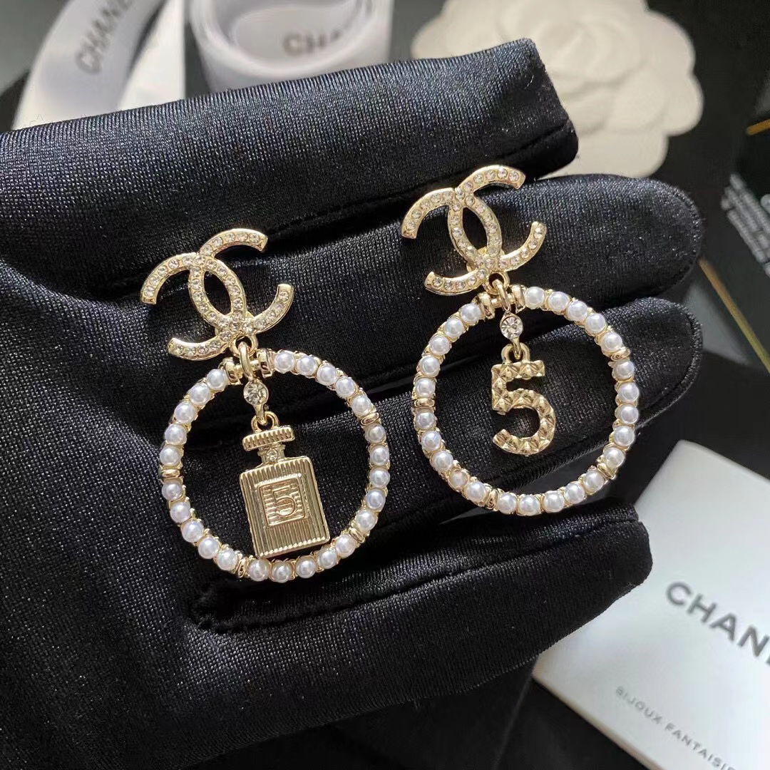 CHANE1 ダブルC パフュームボトル No.5 スタッドピアス【 50％割引+送料無料】