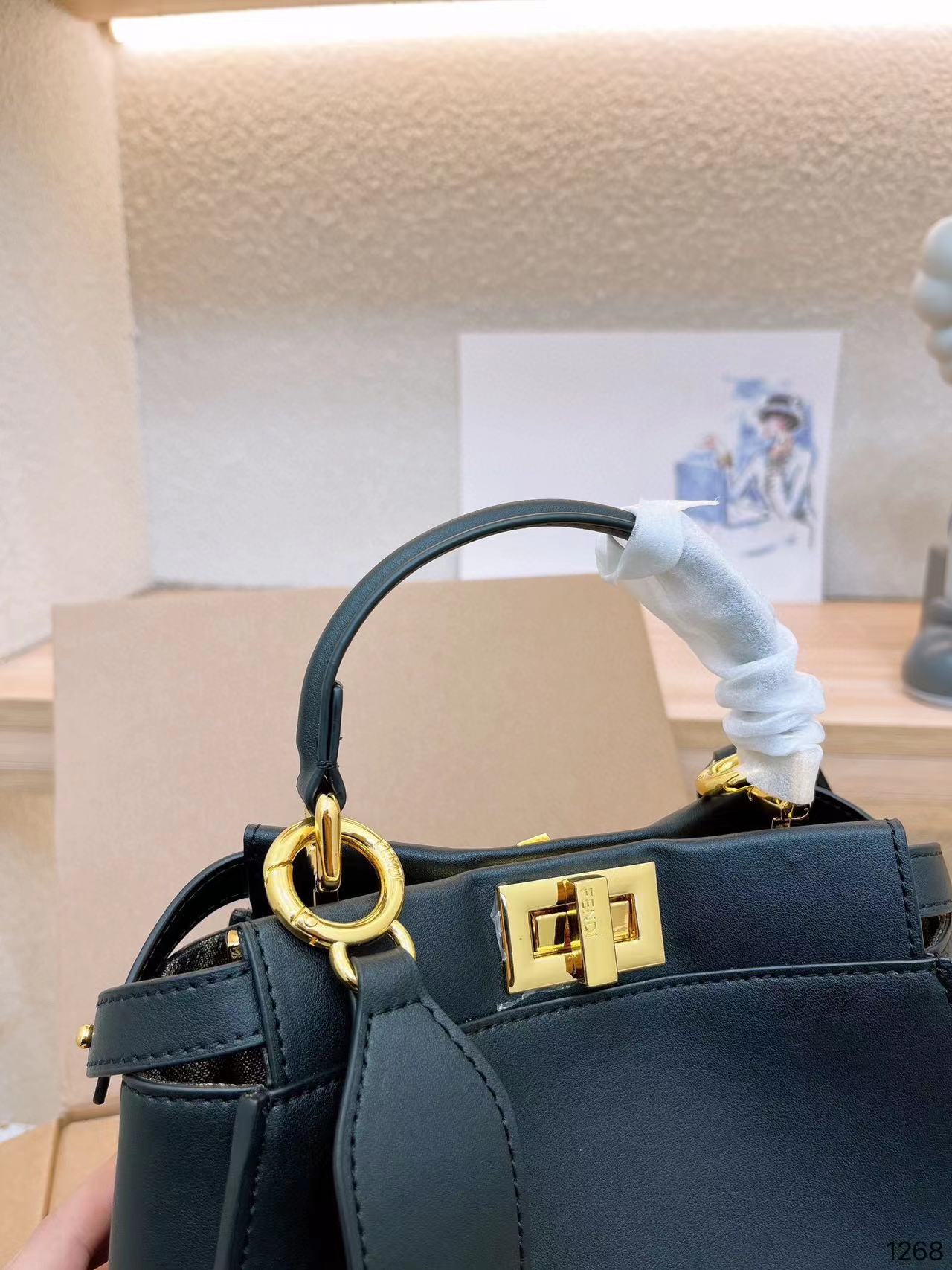 FEND1 Peekaboo ハンドバッグ【 50％割引+送料無料】