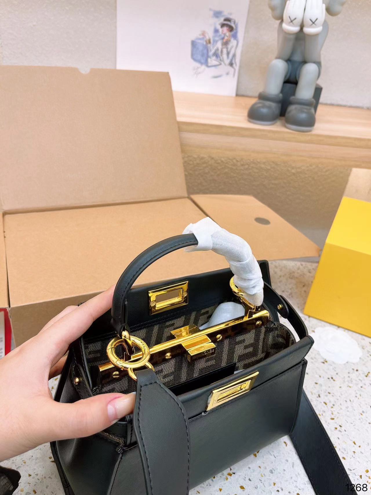 FEND1 Peekaboo ハンドバッグ【 50％割引+送料無料】