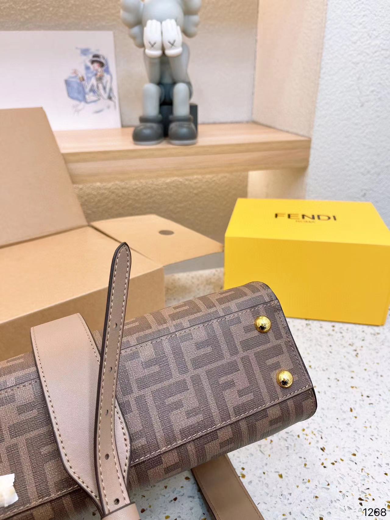 FEND1 Peekaboo ハンドバッグ【 50％割引+送料無料】