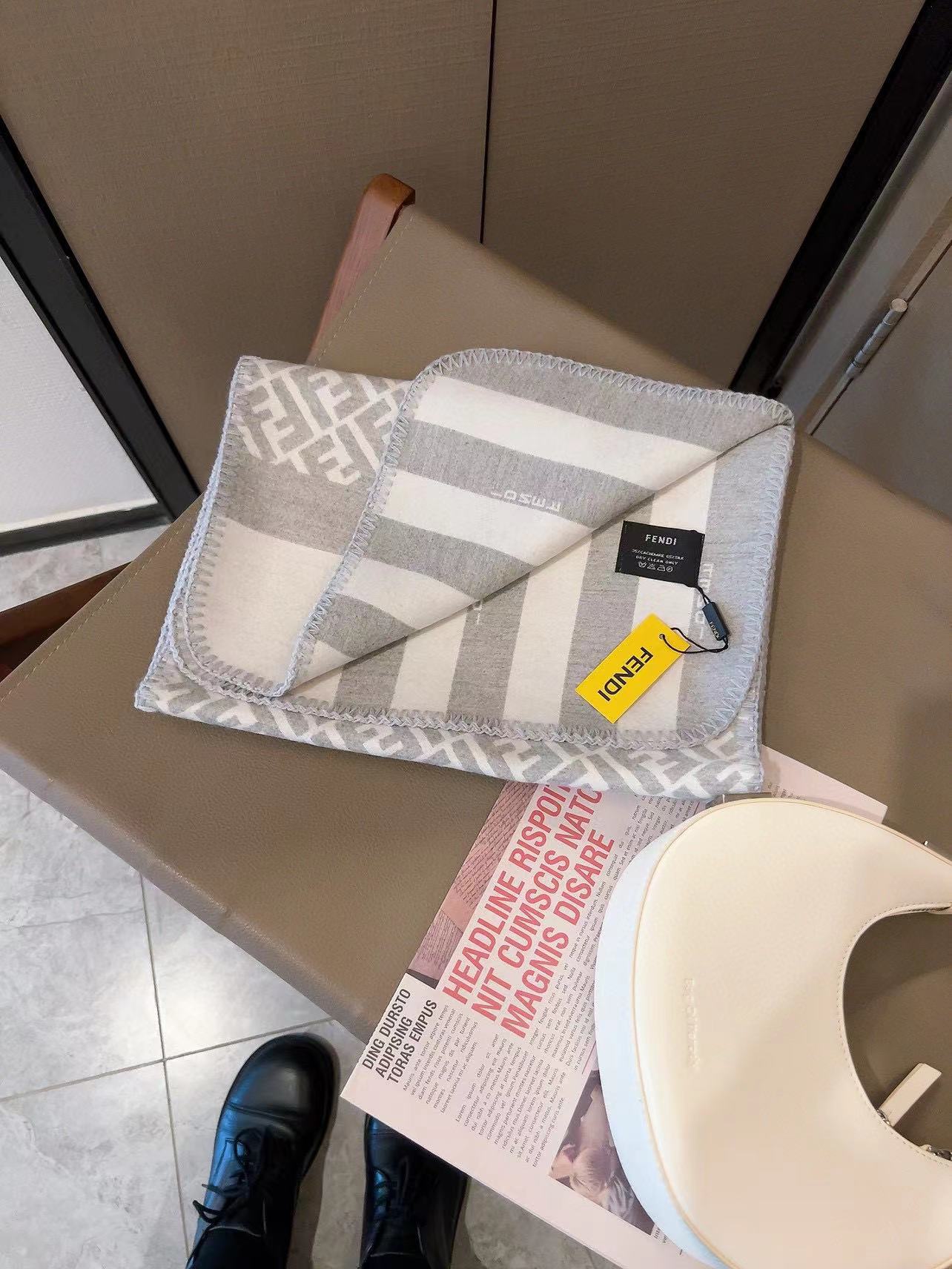 FEND1 FF ウールスカーフ【50％割引+送料無料】