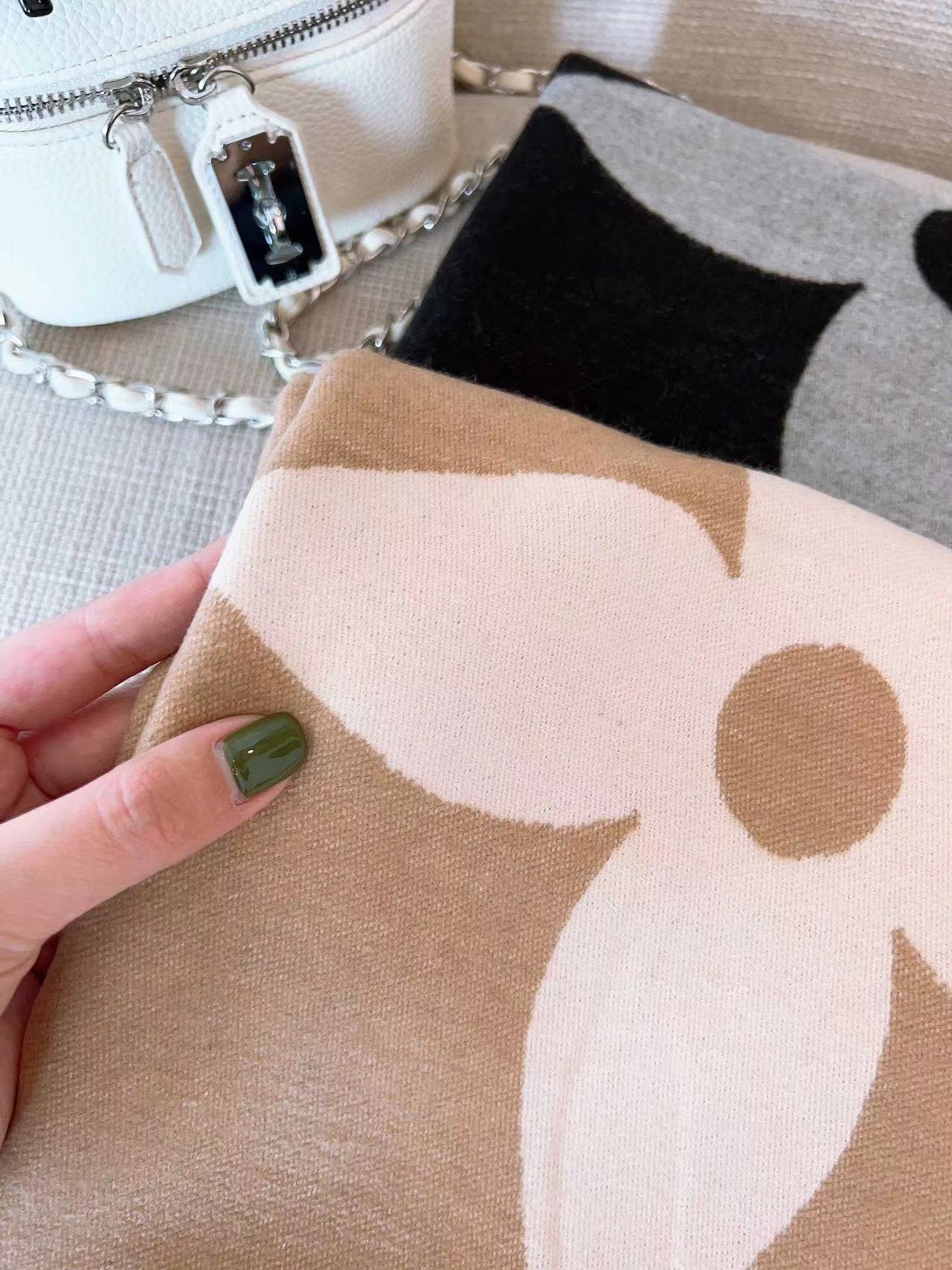 LV ウール フリンジスカーフ【50％割引+送料無料】