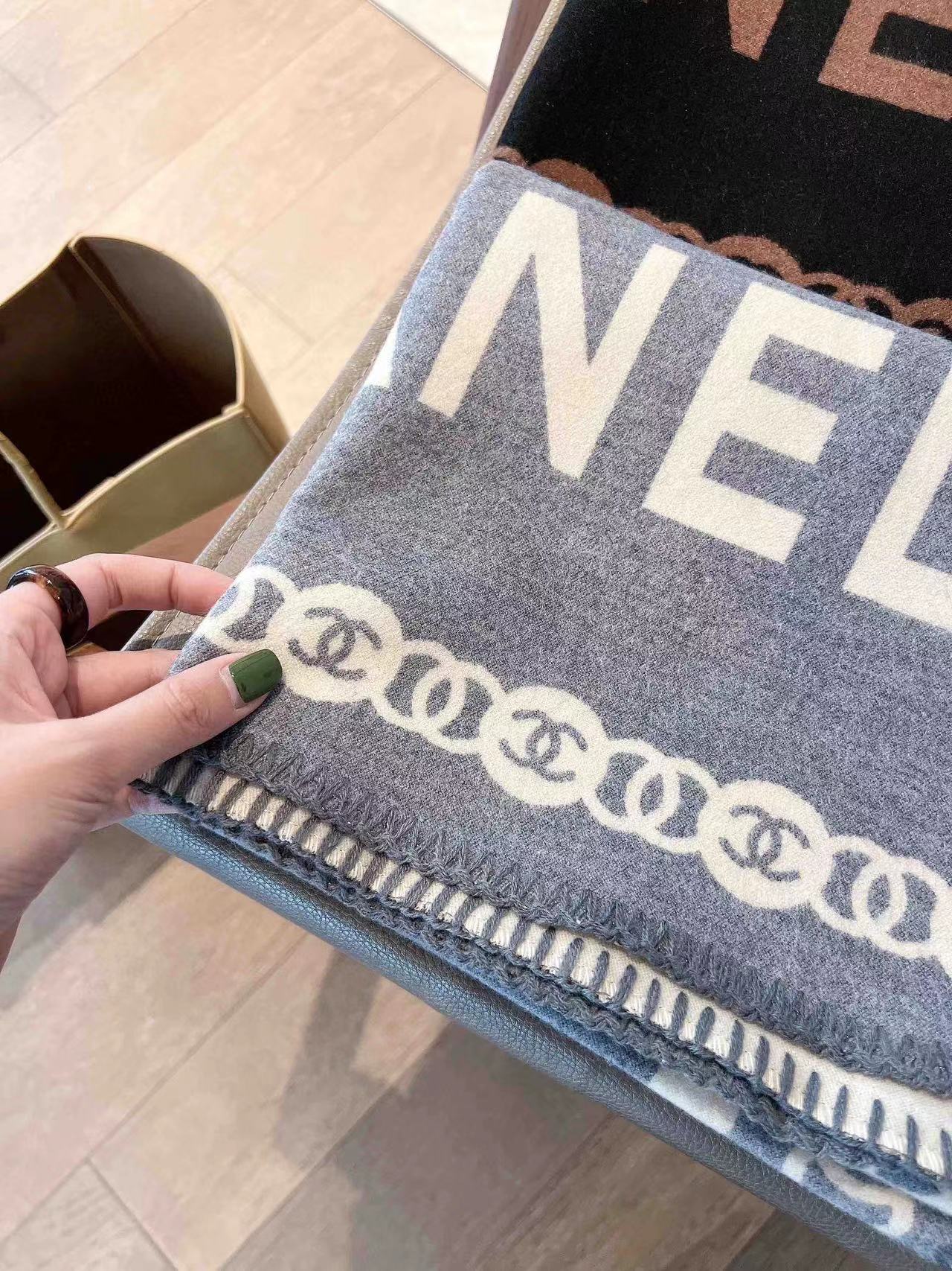 CHANE1 フルロゴ ダブルC ウールスカーフ【50％割引+送料無料】