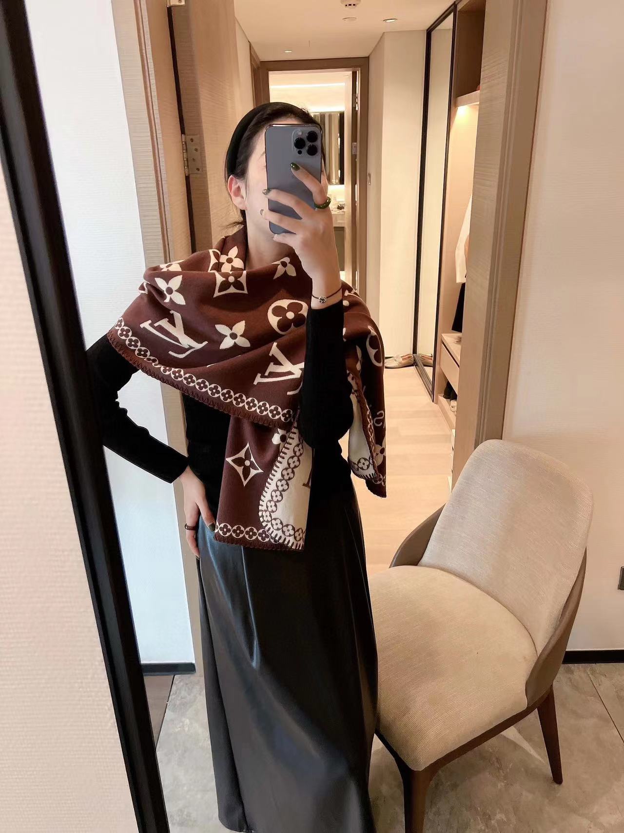 LVプリントリバーシブルスカーフ【50％割引+送料無料】