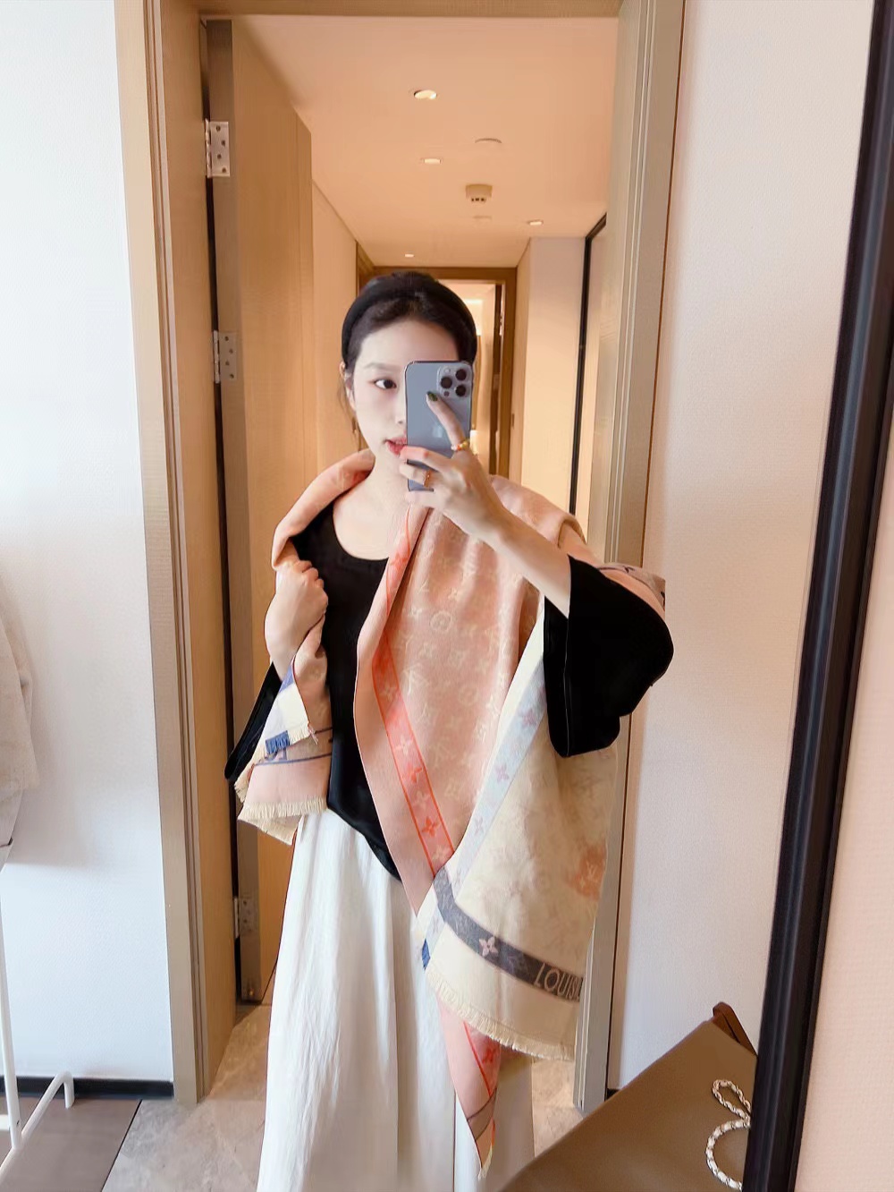 LV クラシック 四つ葉のクローバー 老眼スカーフ【50％割引+送料無料】