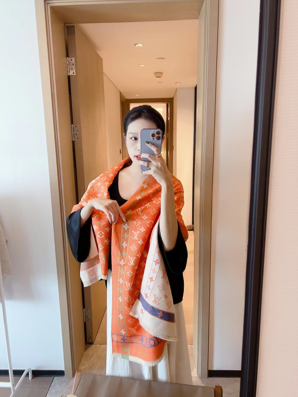 LV クラシック 四つ葉のクローバー 老眼スカーフ【50％割引+送料無料】