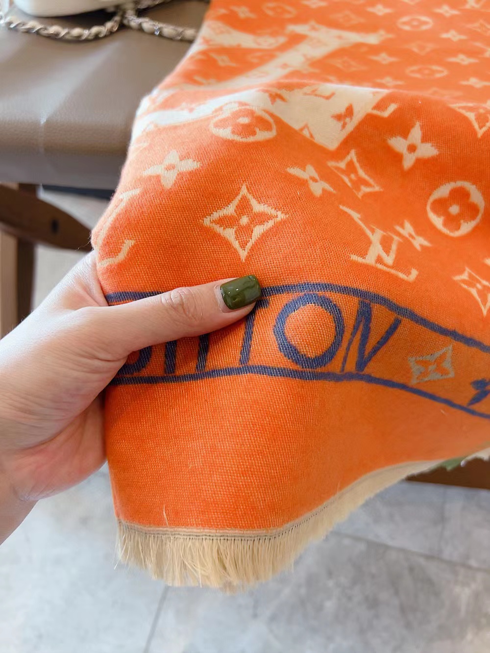 LV クラシック 四つ葉のクローバー 老眼スカーフ【50％割引+送料無料】