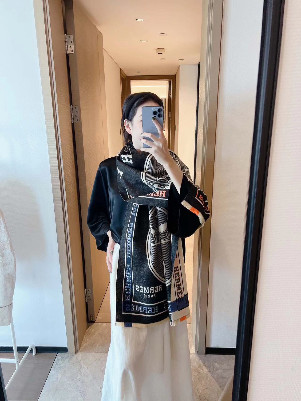 HERMESクラシックな刺繍スカーフ【50％割引+送料無料】