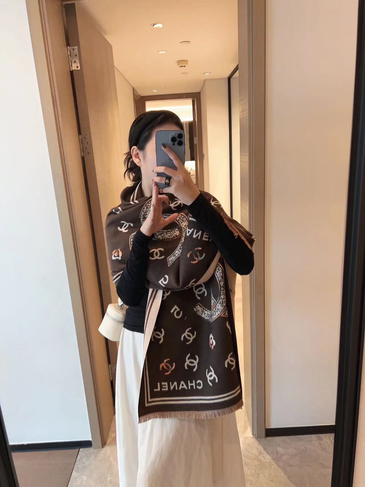 CHANE1 スモールロゴ カシミア スカーフ【50％割引+送料無料】