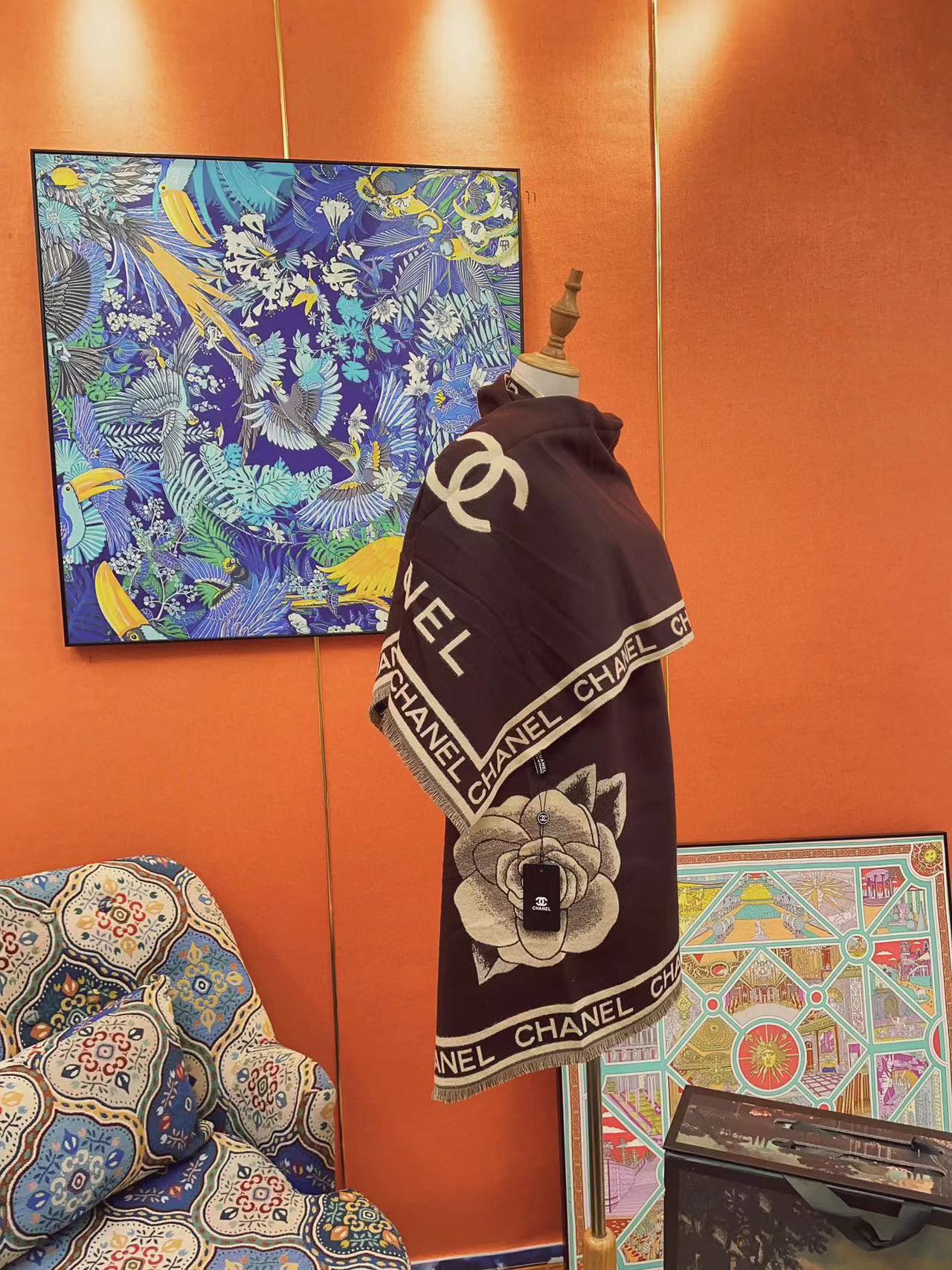 CHANE1 カメリア大ロゴスカーフ【50％割引+送料無料】