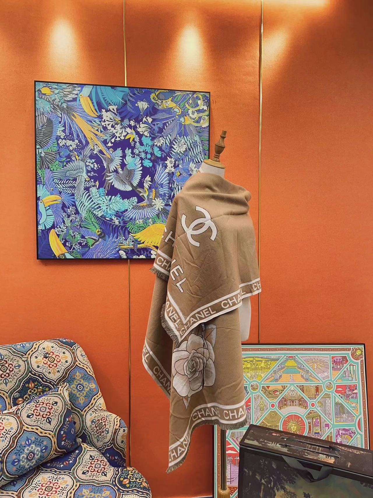 CHANE1 カメリア大ロゴスカーフ【50％割引+送料無料】