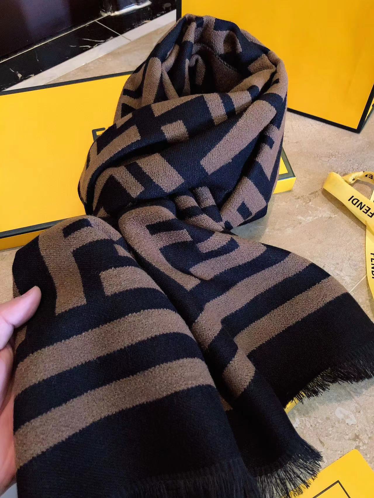 FEND1 FF カシミアスカーフ【50％割引+送料無料】