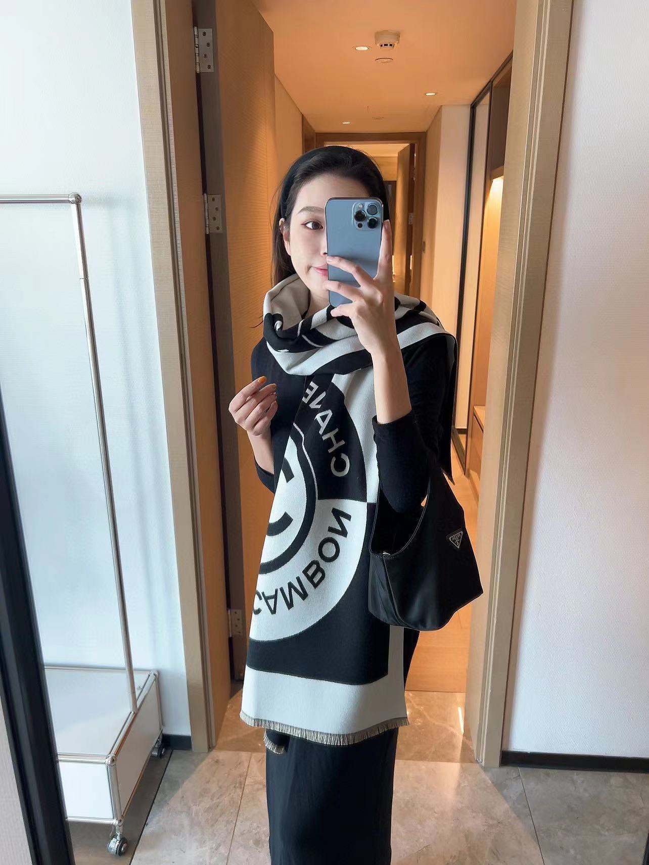 CHANE1 ラージロゴ カシミヤスカーフ【50％割引+送料無料】