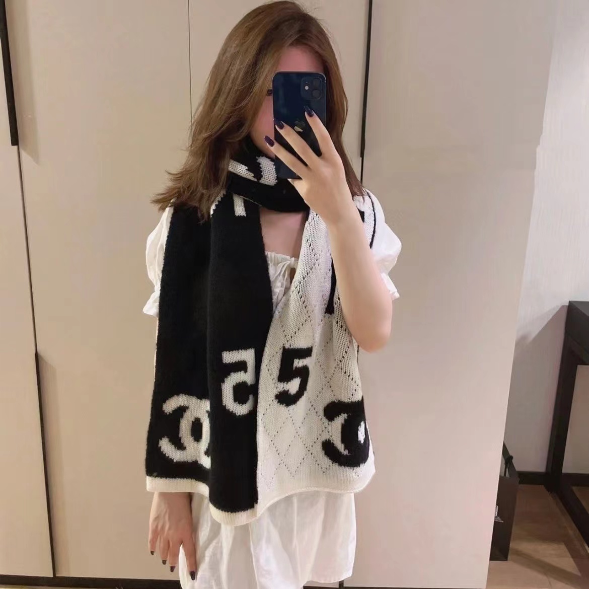 CHANE1 大きめロゴ両面カシミヤマフラー【50％割引+送料無料】