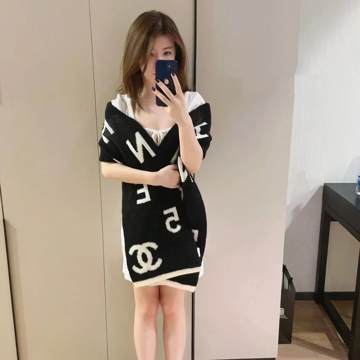 CHANE1 大きめロゴ両面カシミヤマフラー【50％割引+送料無料】