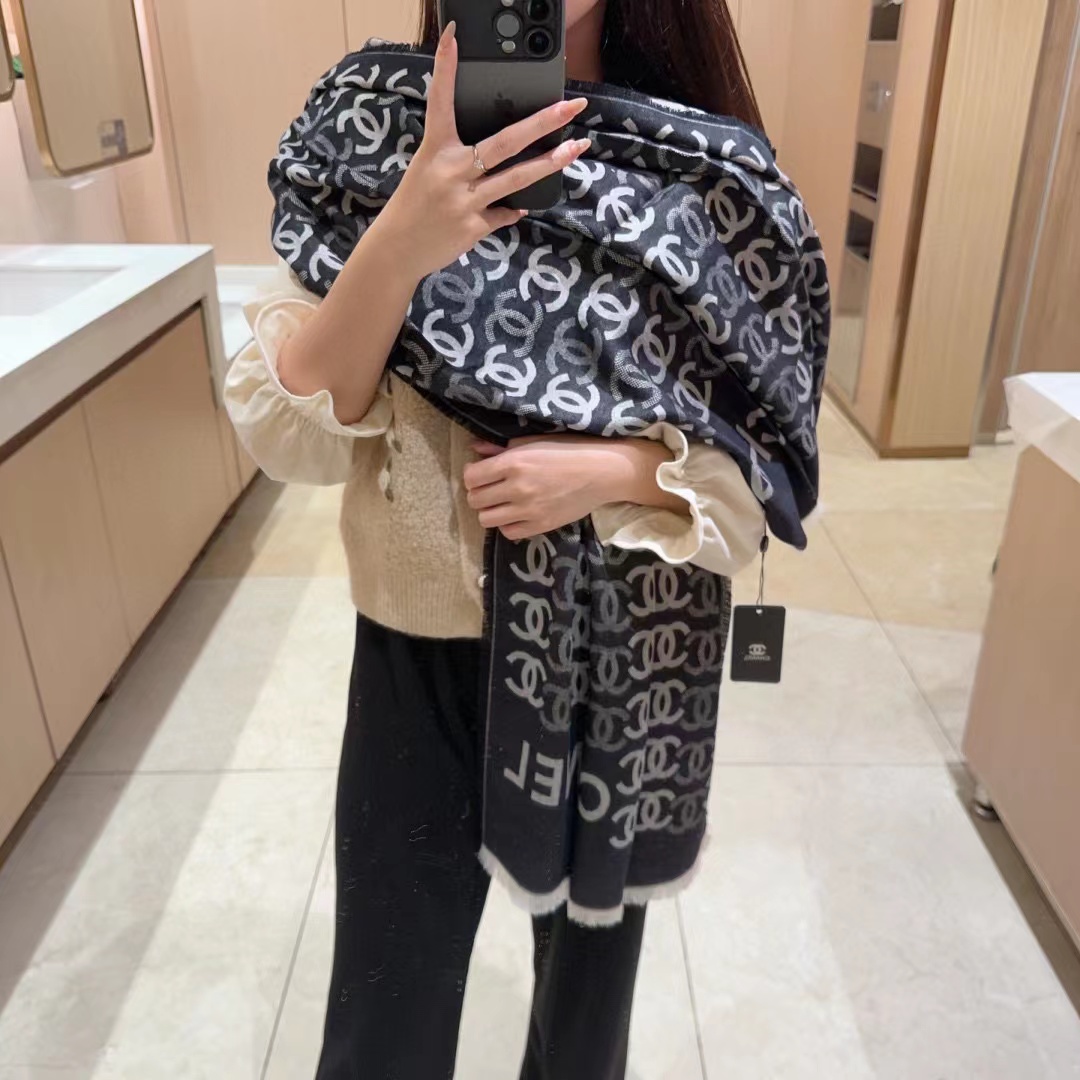 CHANE1 上質 スモールロゴ ダブルC スカーフ50％割引+送料無料】