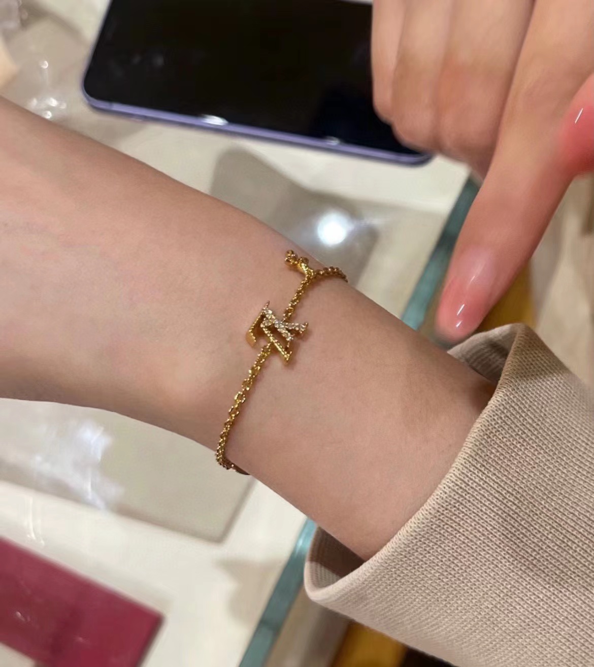 LV ダイヤモンド レター クリスタル ブレスレット【50％割引+送料無料】