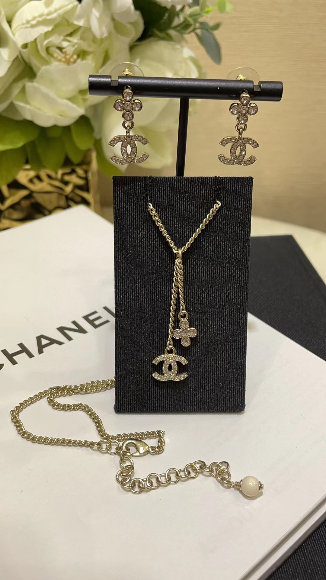 CHANE1 ゴールデンフラワークロス フルダイヤモンド ダブルC ピアス+ネックレス 2点セット【50％割引+送料無料】