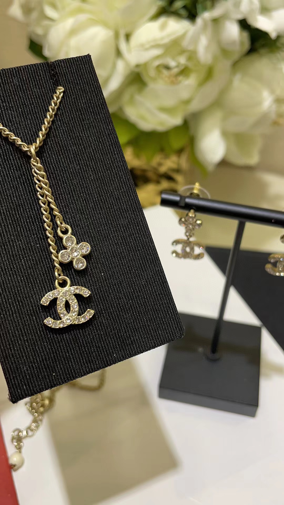 CHANE1 ゴールデンフラワークロス フルダイヤモンド ダブルC ピアス+ネックレス 2点セット【50％割引+送料無料】