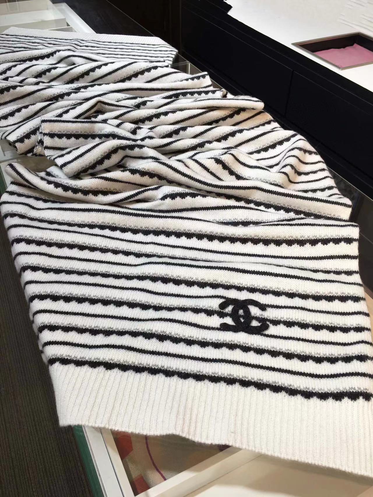 CHANE1 ロゴ刺繍カシミアスカーフ【50％割引+送料無料】