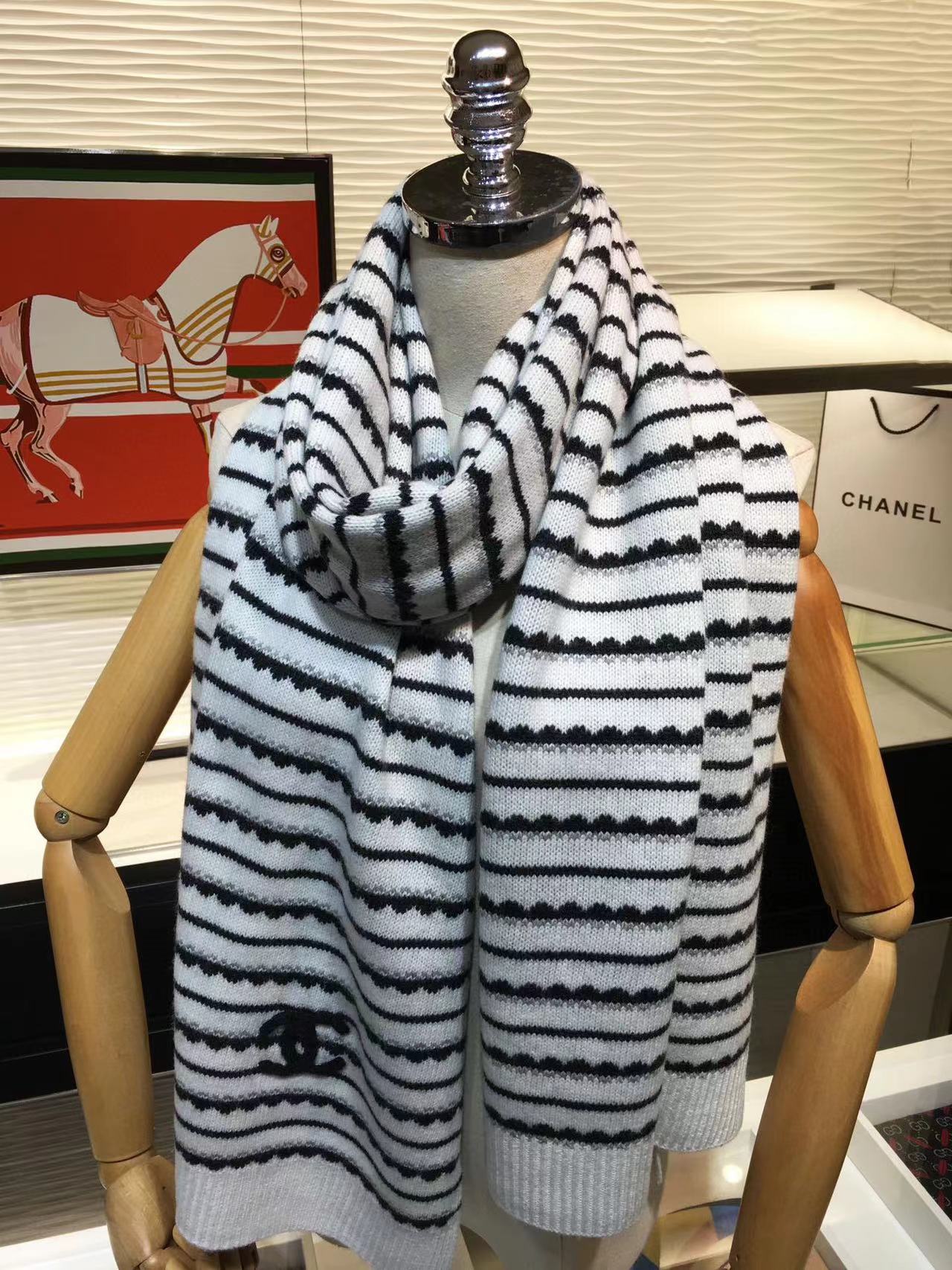 CHANE1 ロゴ刺繍カシミアスカーフ【50％割引+送料無料】