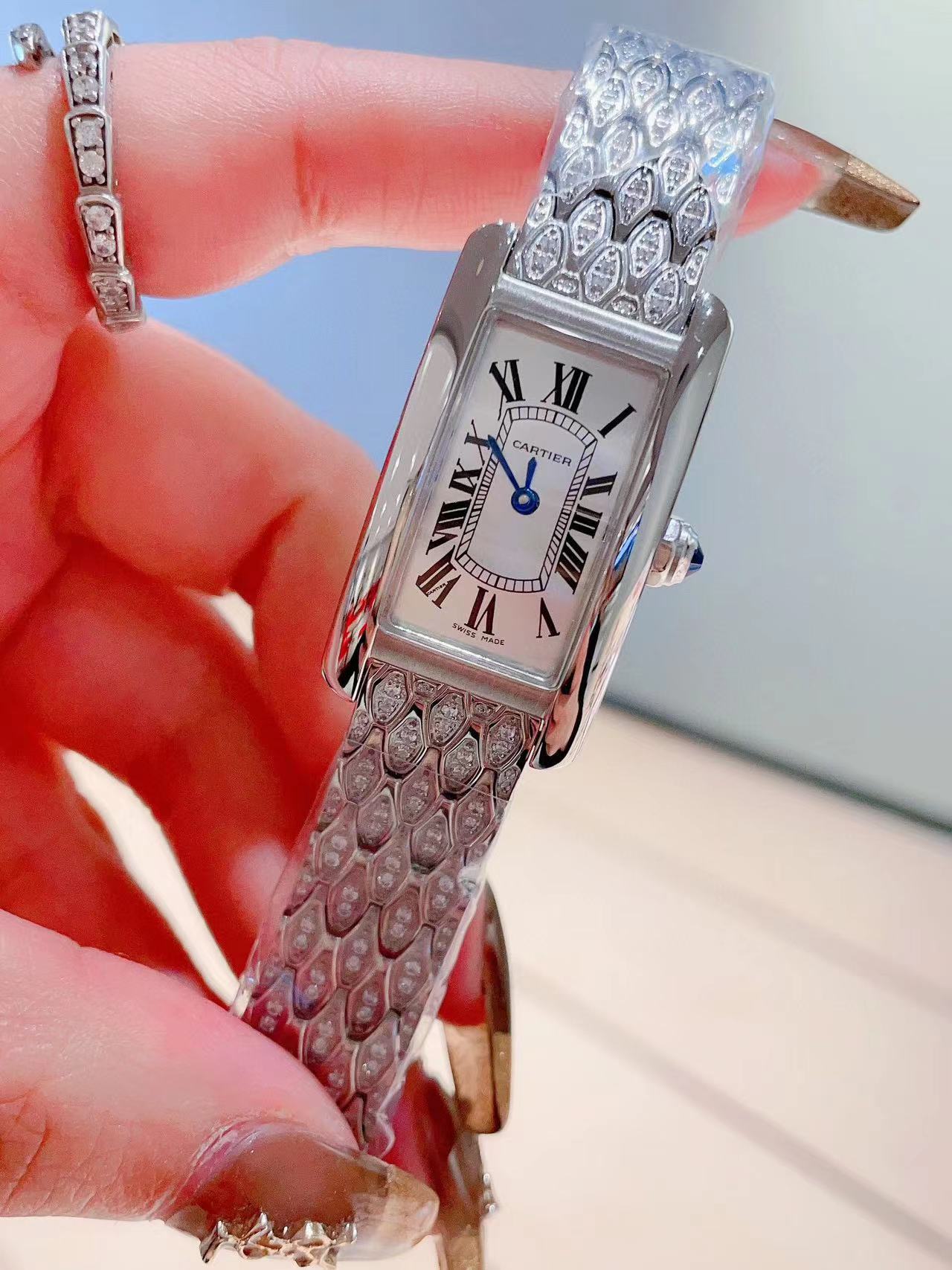 CART1ER Tank Americaine  レディース腕時計【50％割引+送料無料】