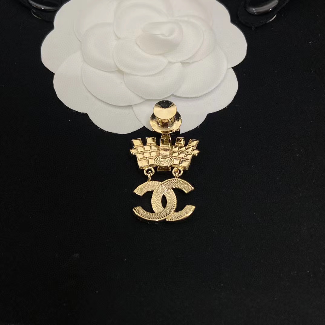 CHANE1 パールクラウンブローチ+ネックレス 2点セット【50％割引+送料無料】