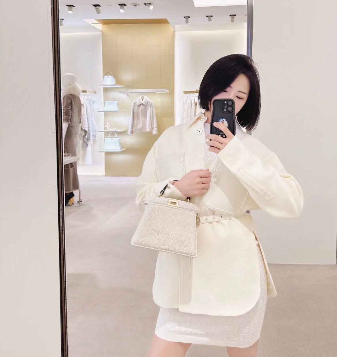 FEND1 Peekaboo ラムウール ハンドバッグ【50％割引+送料無料】