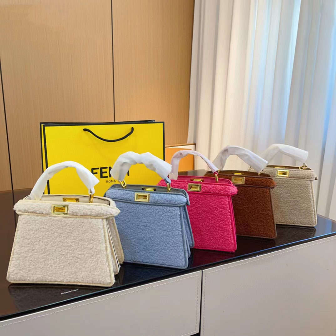 FEND1 Peekaboo ラムウール ハンドバッグ【50％割引+送料無料】