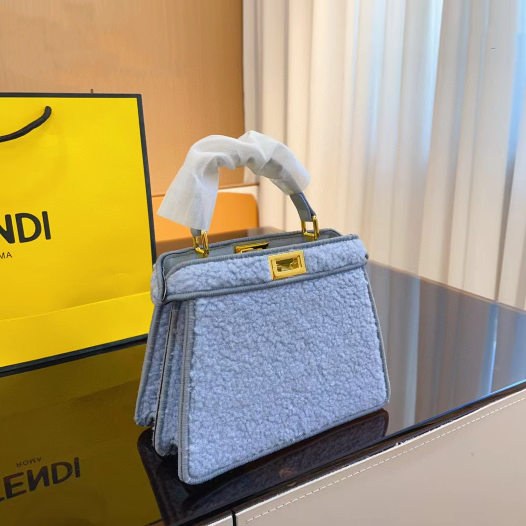 FEND1 Peekaboo ラムウール ハンドバッグ【50％割引+送料無料】