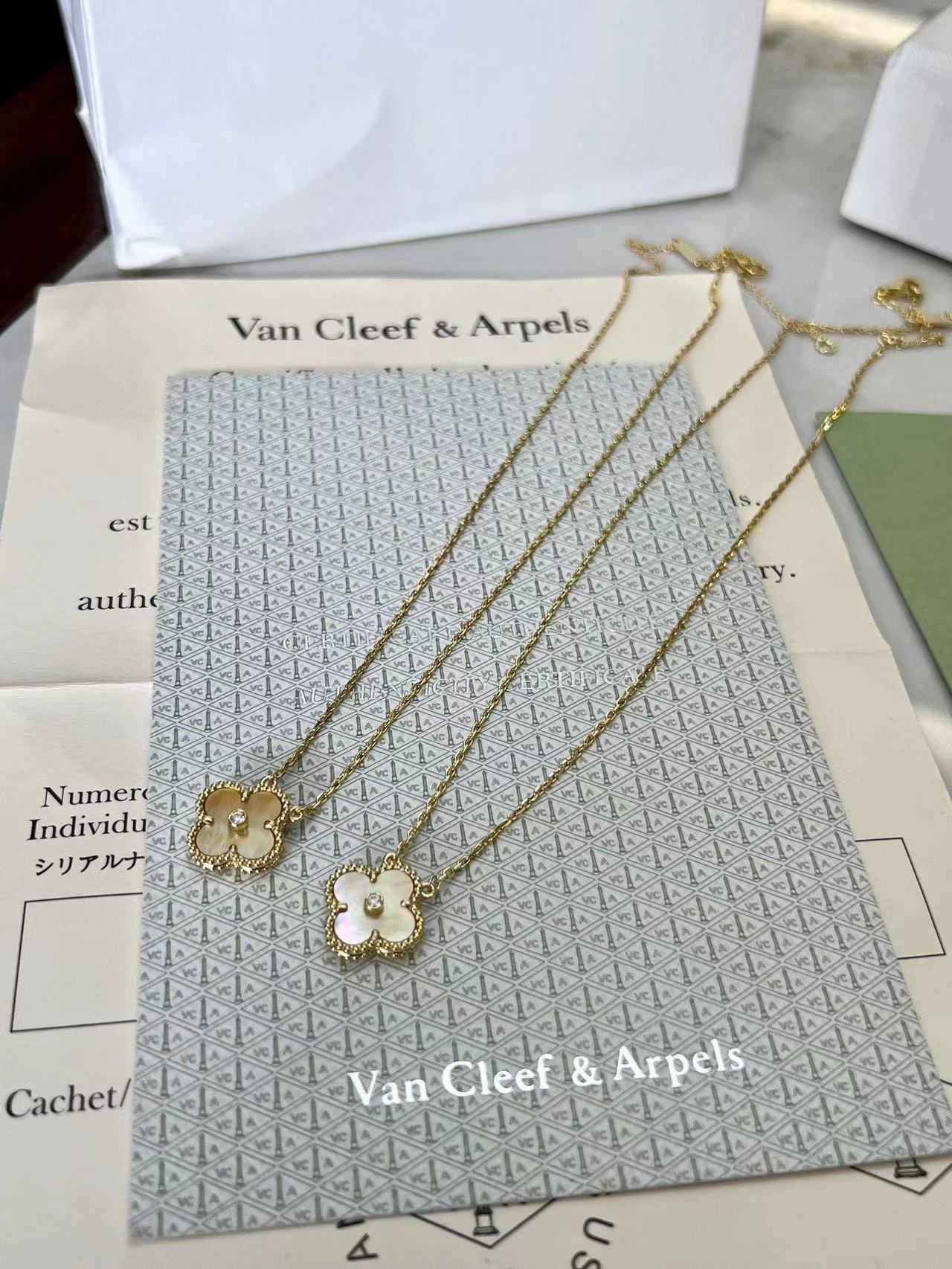 Van c1eef &Arpels ダイヤモンド四つ葉のクローバーネックレス【50％割引+送料無料】