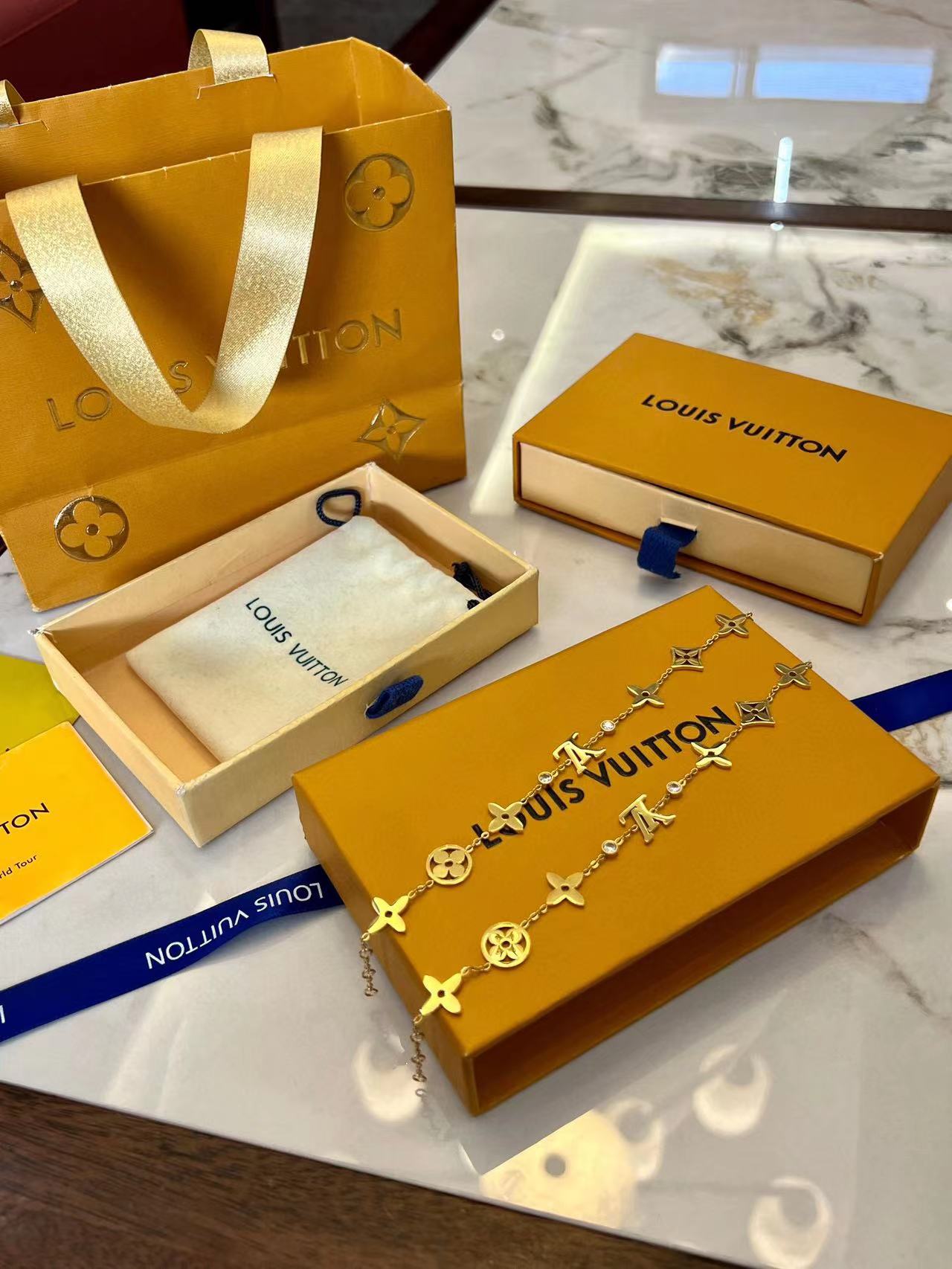 LV ダイヤモンド 四つ葉のクローバー ブレスレット【50％割引+送料無料】