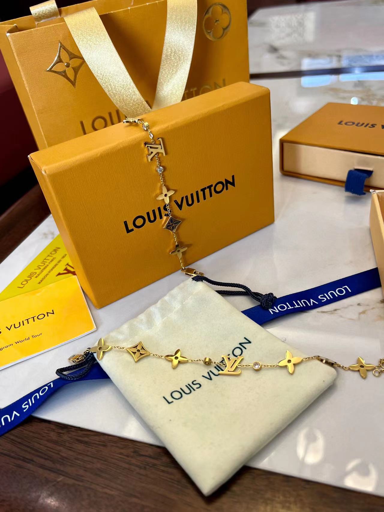 LV ダイヤモンド 四つ葉のクローバー ブレスレット【50％割引+送料無料】