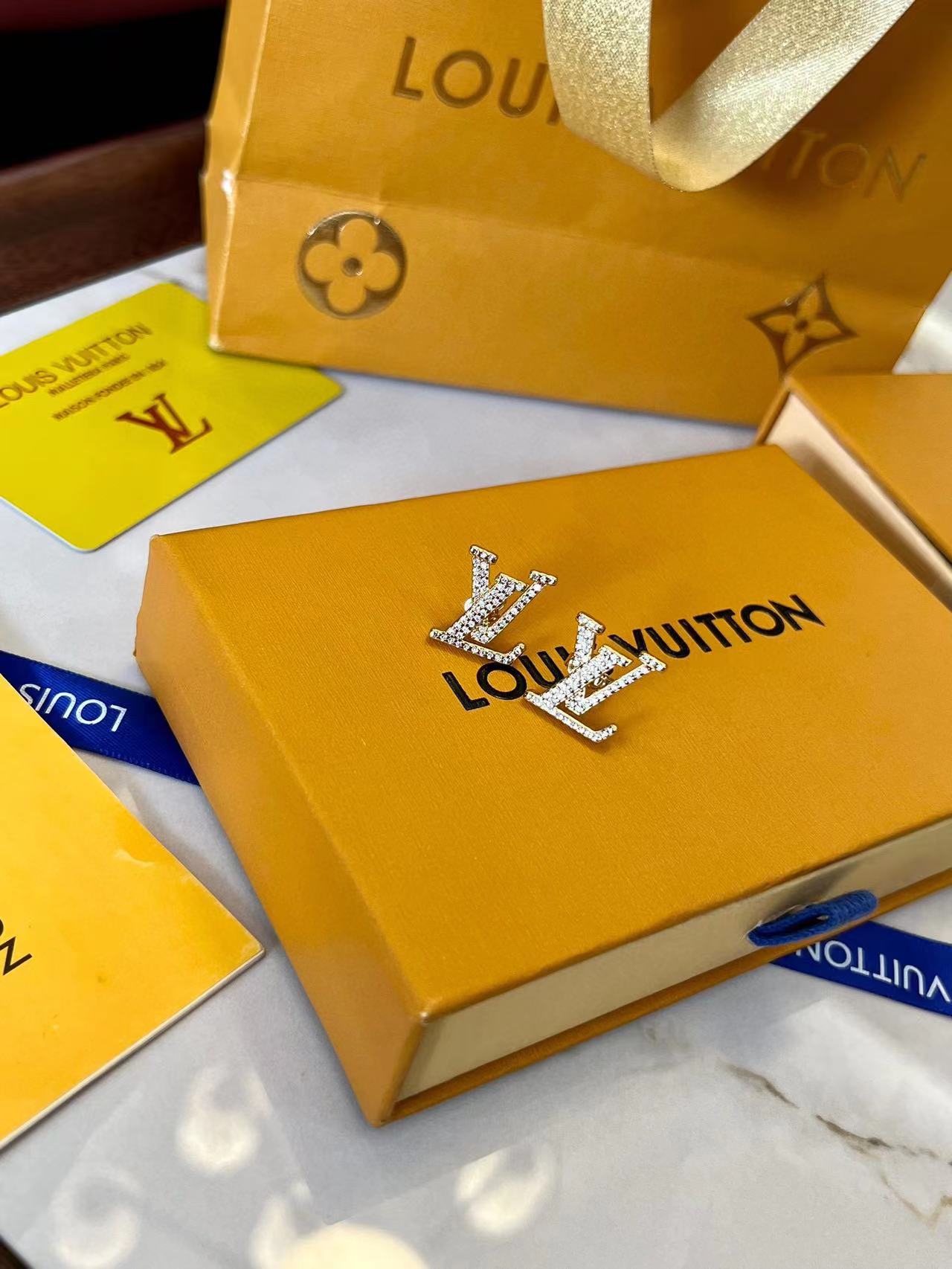 LV ダイヤモンド スタッド ピアス【50％割引+送料無料】