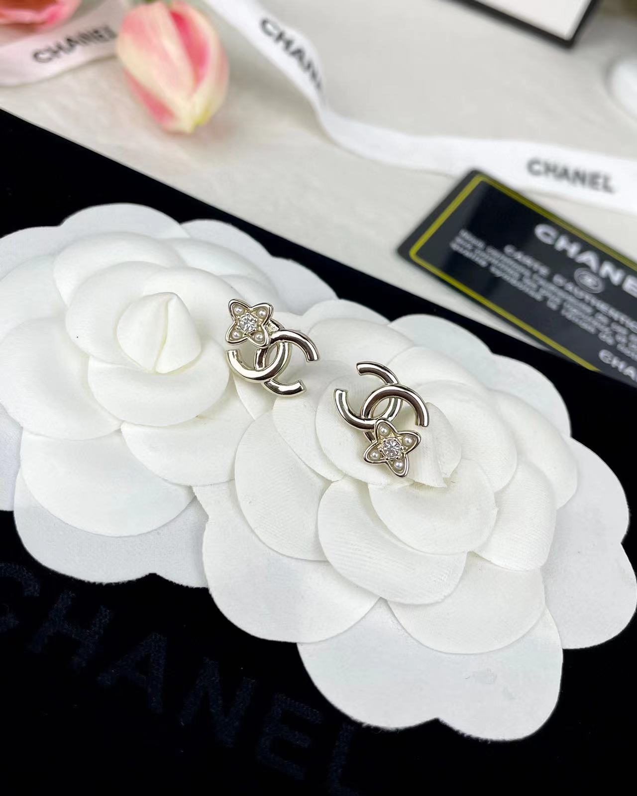 CHANE1 四つ葉のクローバー パール イヤリング【50％割引+送料無料】