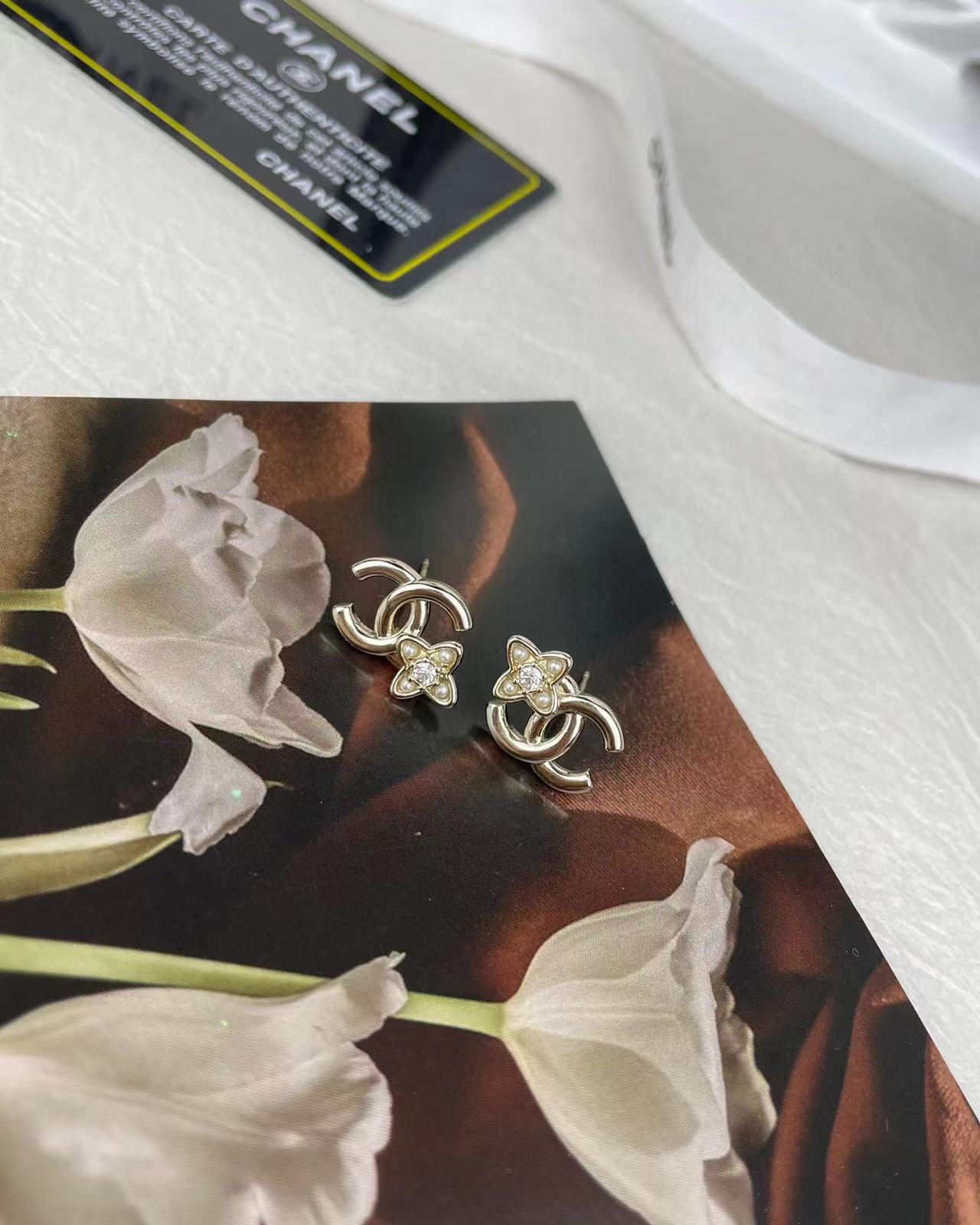 CHANE1 四つ葉のクローバー パール イヤリング【50％割引+送料無料】